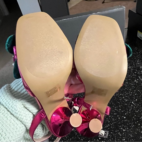 Betsey Johnson Carlos Rosette Dress Sandals - Fuchsia Size 6 New in Box - Picture 6 of 9